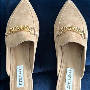 Brand new, in box, tan suede Steve Madden mules